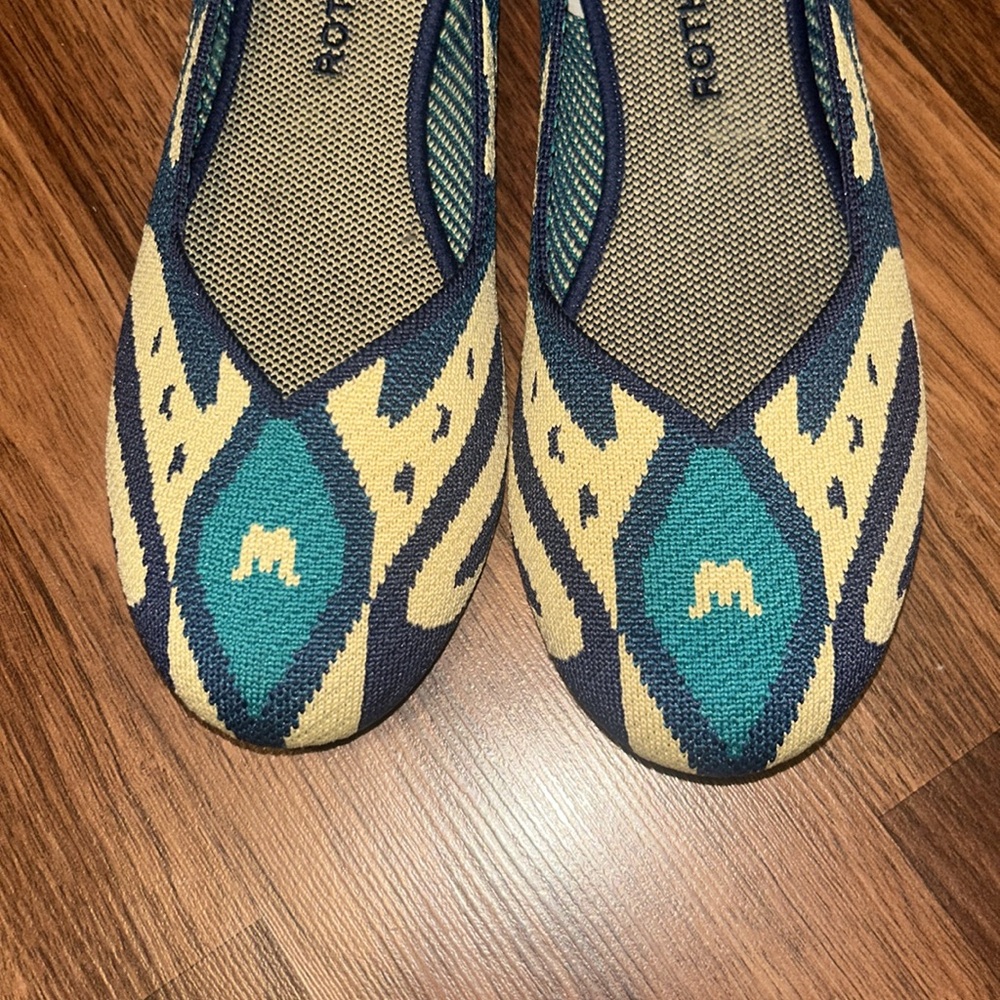 Rothy’s Women’s Flats – Size 12 – Blue & Teal Geometric Pattern - Picture 2 of 5